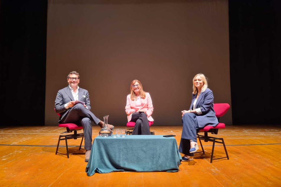 In foto da sinistra Alessio Viola, Ida Nicotra e Michela Ponzani